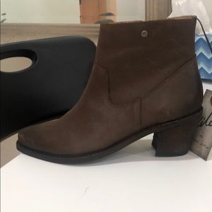 Velez Colombian boots